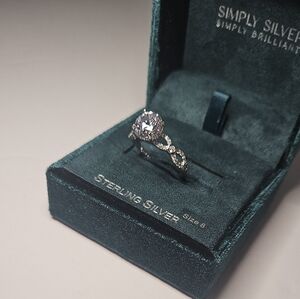 Simply Silver 925 Sterling Silver Ring with Clear Gemstone Size 8